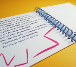 int&eacute;rieur du livre en braille et gros cract&egrave;res